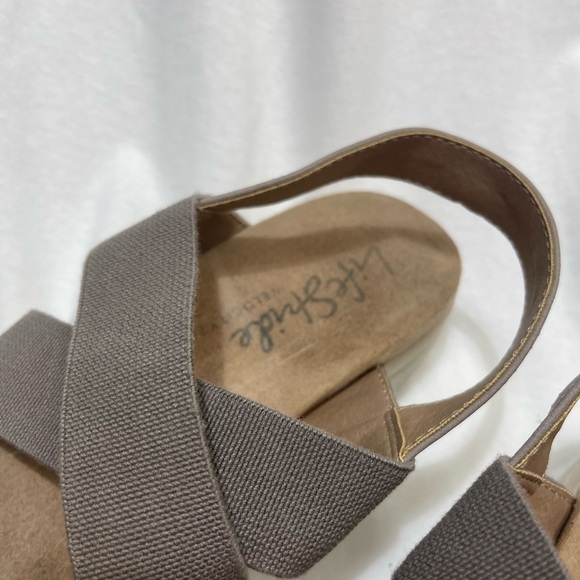 Life Stride Velocity 2.0 Khaki Stretch Sandals size 8 - Picture 5 of 7